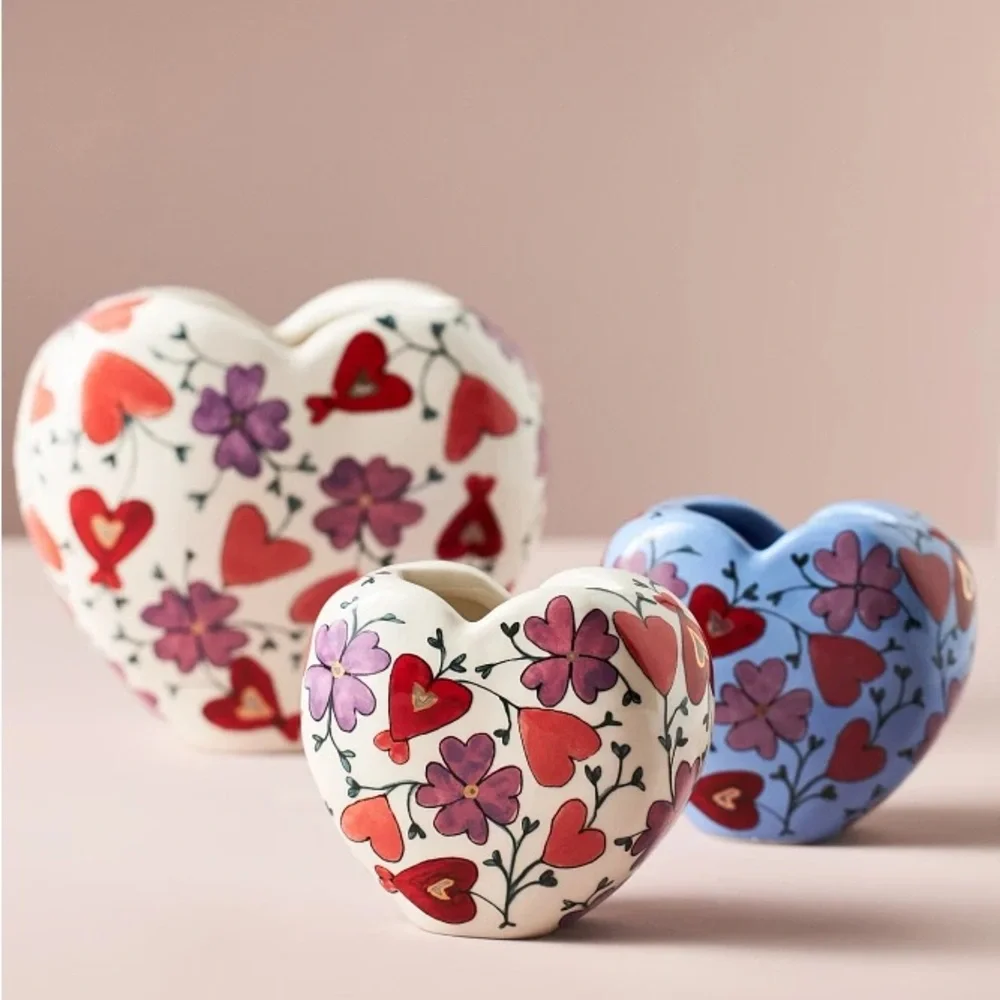 Anthro THE MUD FAIRY BLOOMING HEARTS STONEWARE HEART VASE 4554G630AA LIGHT BLUE
